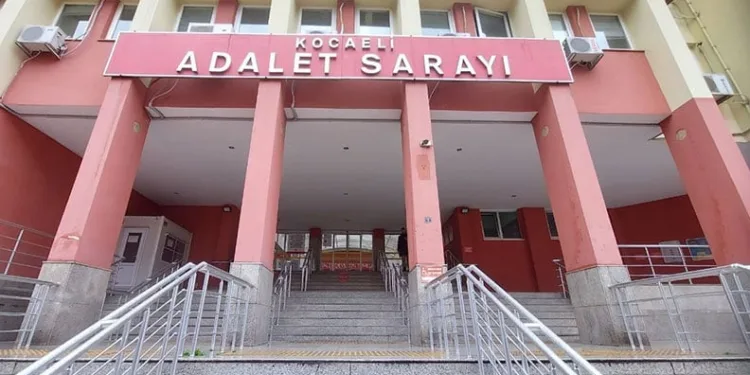 Tavuk çiftliğinin depo kısmında yangın