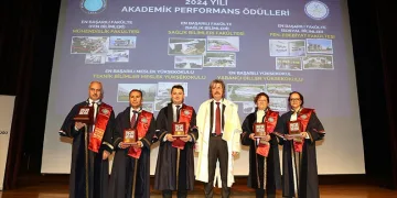 Başkan Şadi Özdemir’den üniversitelilere vize morali