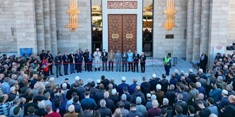Papa 14. Leo’ya Bursa’dan coğrafi işaretli hediyeler