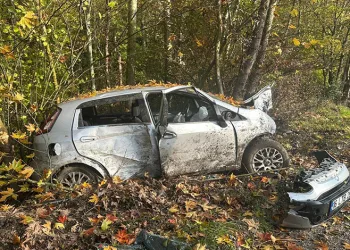 Bursa’da 50 metre arayla iki kaza: Aynı aileden 3 kişi yaralandı