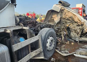 Bursa’da süt tankeri TIR’a çarptı: 1 yaralı