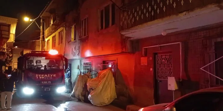 Bursa’da alkollü şahıs evini yakarak kendini öldürmeye çalıştı