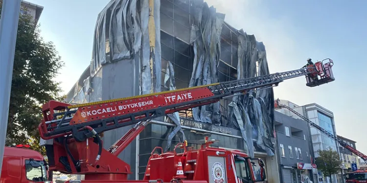 Kocaeli’de parfüm fabrikası faciası sonrası skandal paylaşımlar