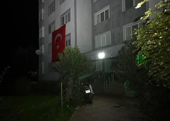 Bursa’da trafo yangını meyve kasalarına sıçradı