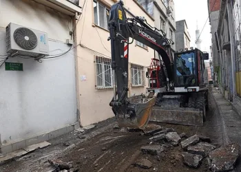 Osmangazi’de eski asfaltlar yenileniyor