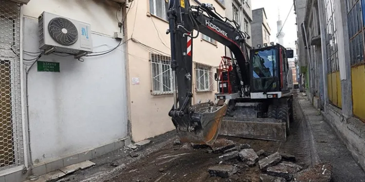 Osmangazi’de eski asfaltlar yenileniyor