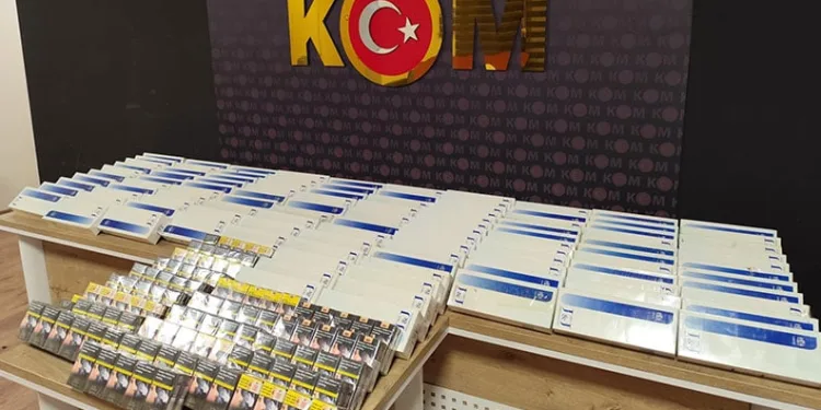 Tavuk çiftliğinin depo kısmında yangın