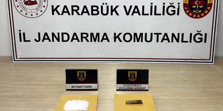 Jandarmadan aranan şahıslara yönelik operasyon