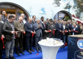 3 motosikletin karıştığı kazada 19 yaşındaki genç hayatını kaybetti