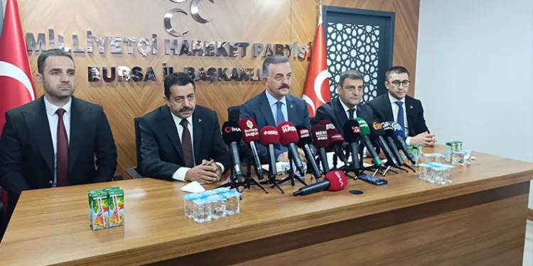 3 motosikletin karıştığı kazada 19 yaşındaki genç hayatını kaybetti