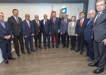 Bakan Göktaş, evlilik kredisinden yararlanan çiftin nikah şahidi oldu
