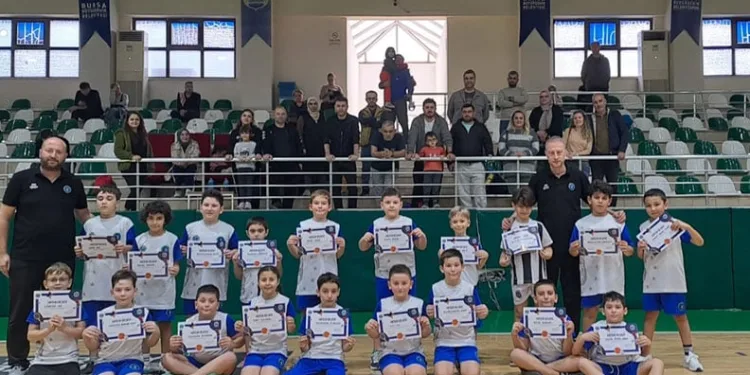 BTÜ Lisansüstü’nde mezuniyet gururu