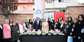 Bakan Göktaş, evlilik kredisinden yararlanan çiftin nikah şahidi oldu