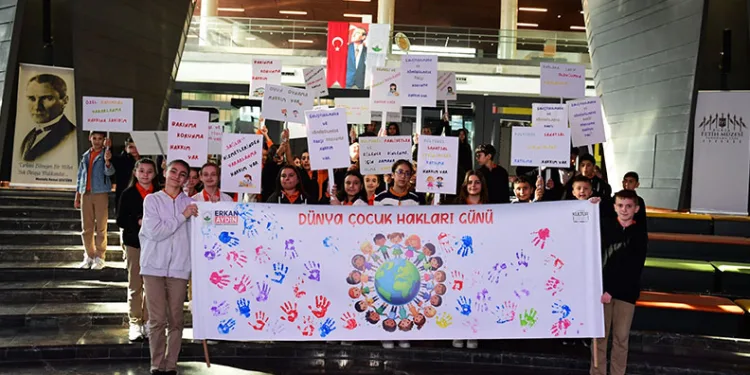 Başkan Şadi Özdemir’den üniversitelilere vize morali