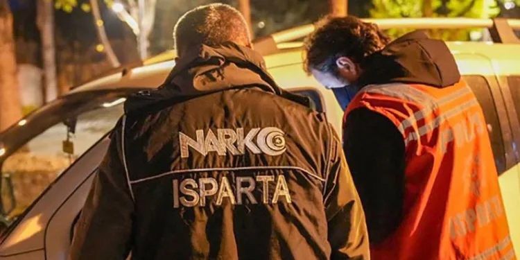 Çeşitli suçlardan aranan şahıslar polis tarafından yakalandı