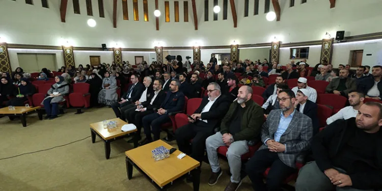 Aile okulunda ‘tesettür ve mahremiyet’ ele alındı