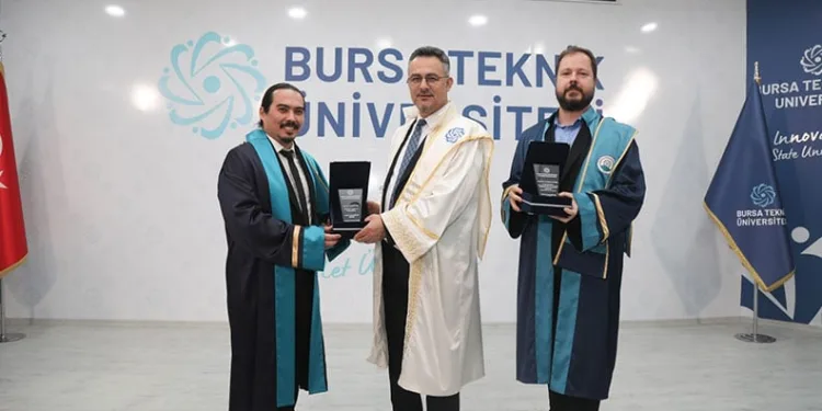 BTÜ Lisansüstü’nde mezuniyet gururu