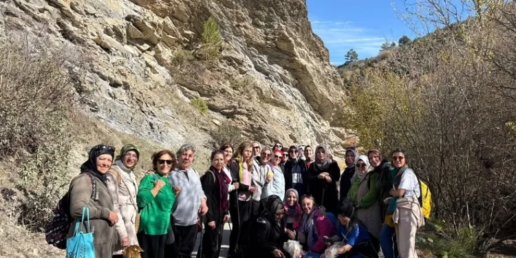 Gümüşhane’nin “Doğal Ağaç Müzesi” ziyaretçi akınına uğruyor