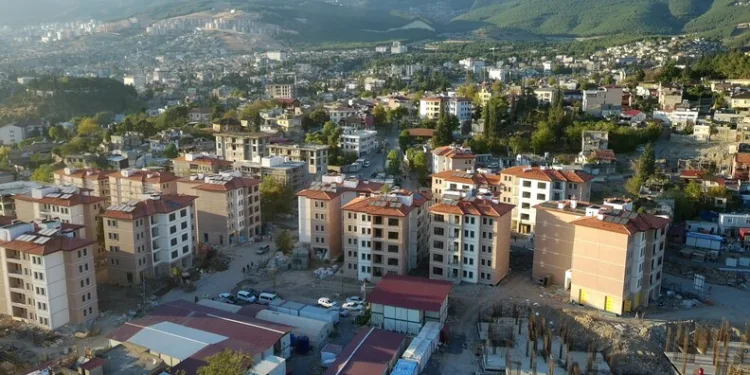 Gümüşhane’nin “Doğal Ağaç Müzesi” ziyaretçi akınına uğruyor