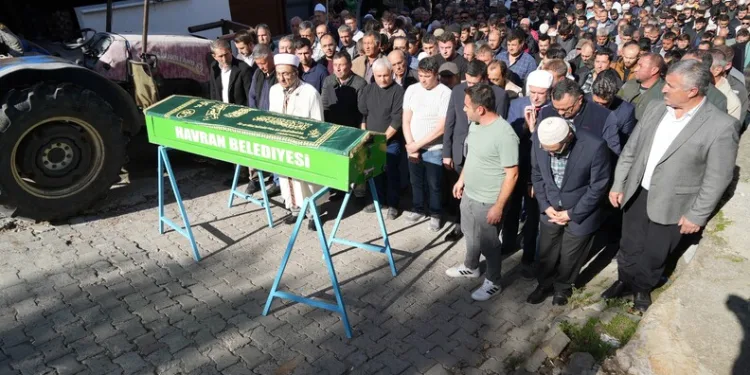 Alaçatı’da eğlence mekanına silahlı saldırı