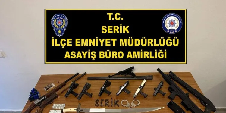 Yolun karşısına geçmeye çalışan yayaya hafriyat kamyonu çarptı