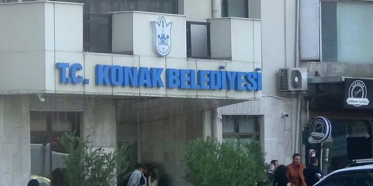 Yolun karşısına geçmeye çalışan yayaya hafriyat kamyonu çarptı