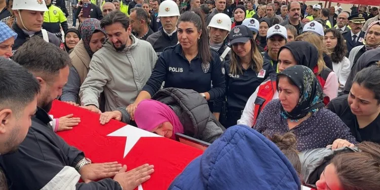 Tek katlı evde çıkan yangın 1 saatte söndürüldü