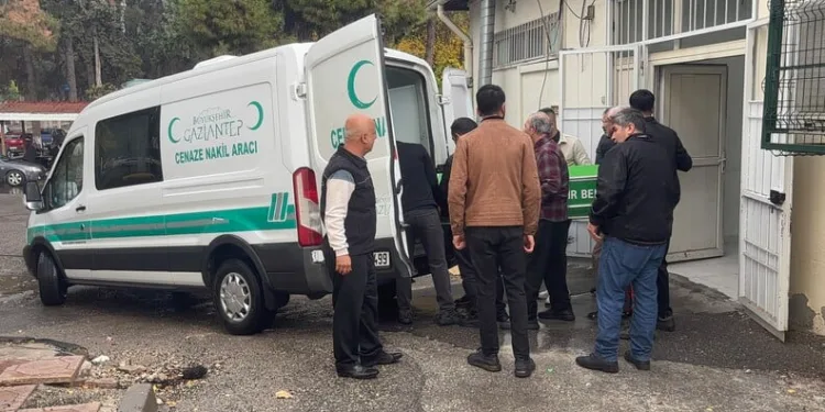 Kamyona yandan çarpan aracın 70 yaşındaki sürücüsü hayatını kaybetti