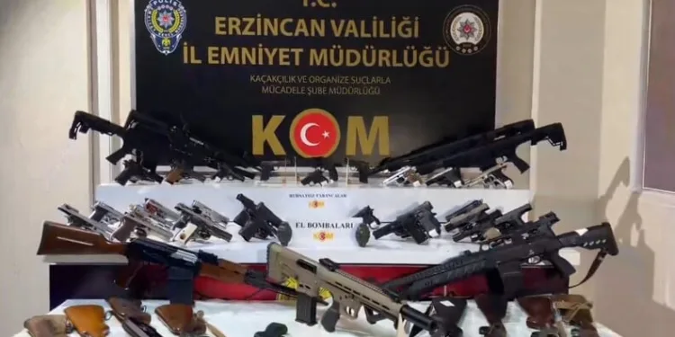 Karaman’da pikap kamyonetle otomobil çarpıştı: 1 yaralı