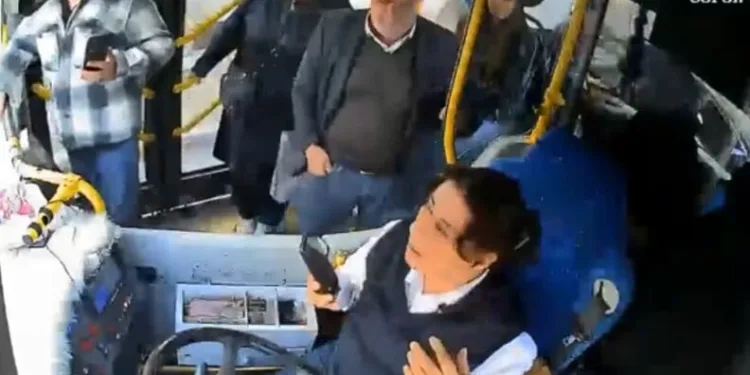 Karaman’da pikap kamyonetle otomobil çarpıştı: 1 yaralı