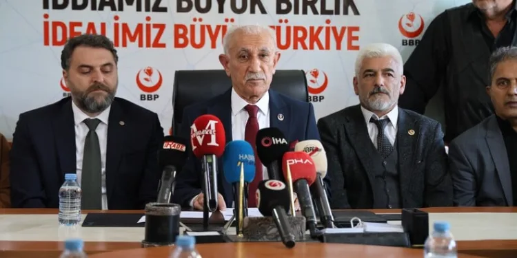 “Çözüm atmosferi oluşturmak liderlerin yükümlülüğüdür”