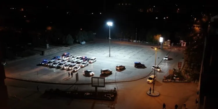 Jandarmadan aranan şahıslara yönelik operasyon