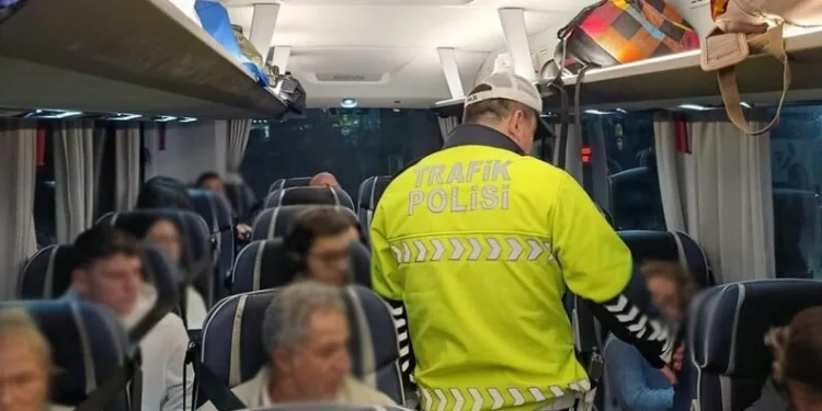 Jandarmadan aranan şahıslara yönelik operasyon