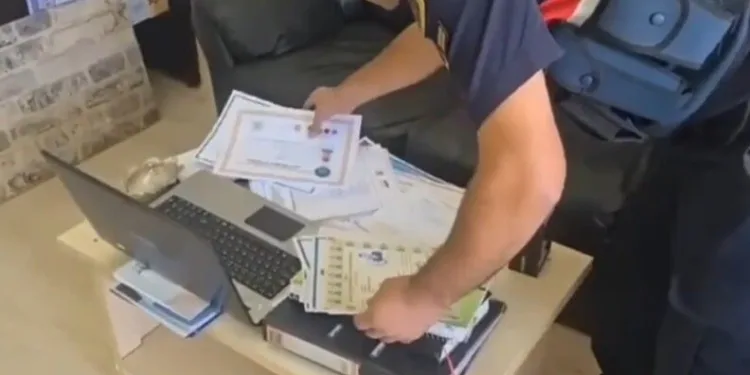 Jandarmadan aranan şahıslara yönelik operasyon
