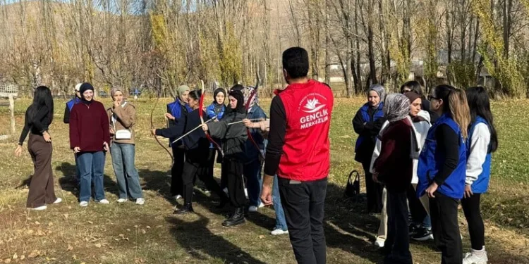 Geleceğe nefes: Demirkent TOKİ Ortaokulu öğrencilerinden örnek fidan dikimi etkinliği