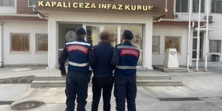 Aksaray’da alevli gece: Geri dönüşüm tesisi alev alev yandı