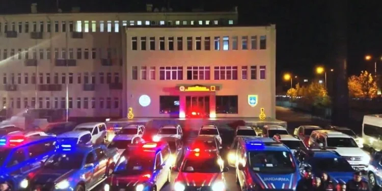 Aksaray’da alevli gece: Geri dönüşüm tesisi alev alev yandı