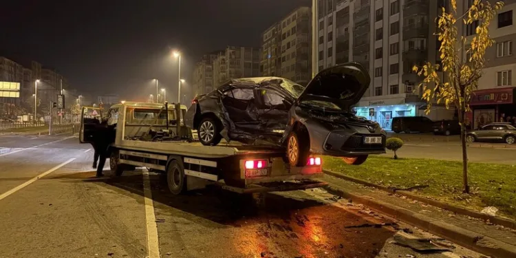 Kayseri’de iki otomobil çarpıştı: 1’i ağır 3 yaralı