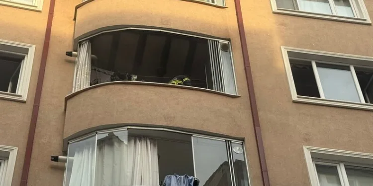 Tavuk çiftliğinin depo kısmında yangın