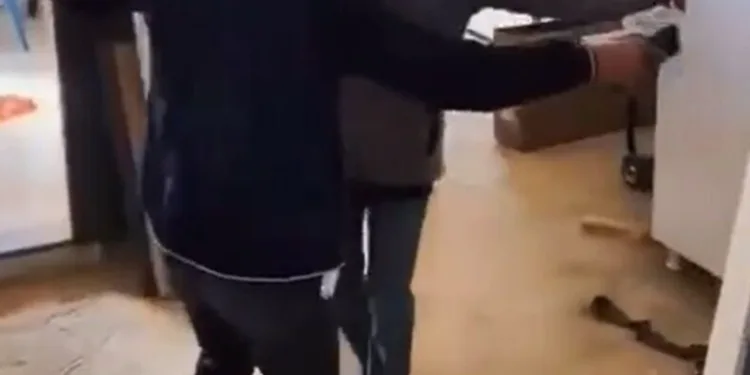 Tavuk çiftliğinin depo kısmında yangın
