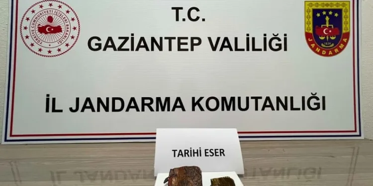 Tavuk çiftliğinin depo kısmında yangın