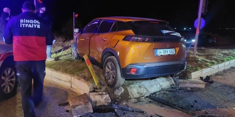 Erzincan’da okul servislerine kış lastiği denetimi yapıldı
