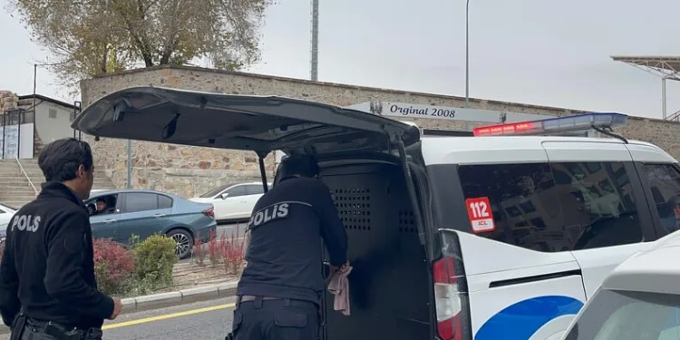 Erzincan’da okul servislerine kış lastiği denetimi yapıldı
