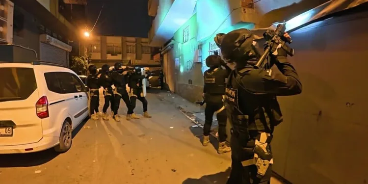 Erzincan’da okul servislerine kış lastiği denetimi yapıldı