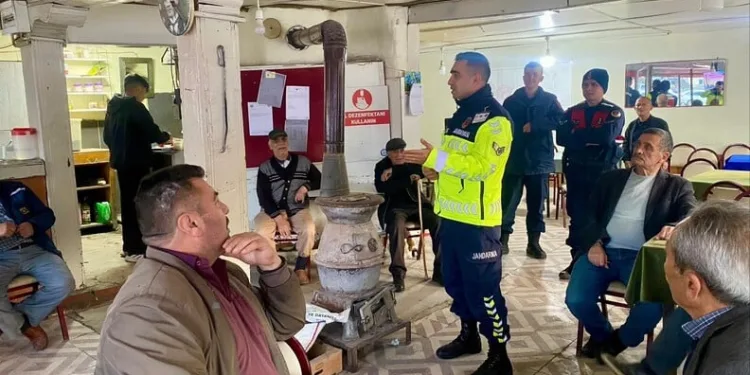 Erzincan’da okul servislerine kış lastiği denetimi yapıldı