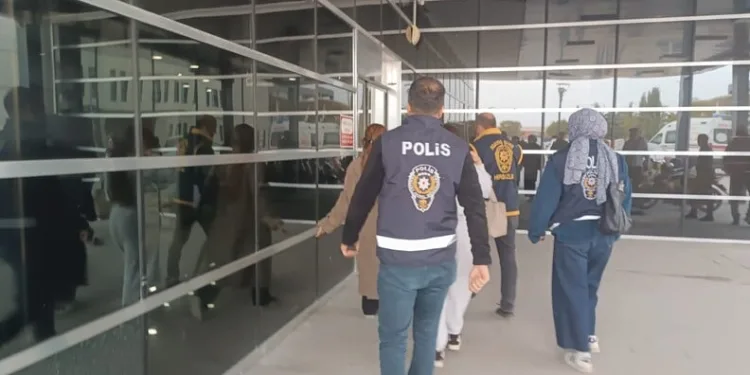 Erzincan’da okul servislerine kış lastiği denetimi yapıldı