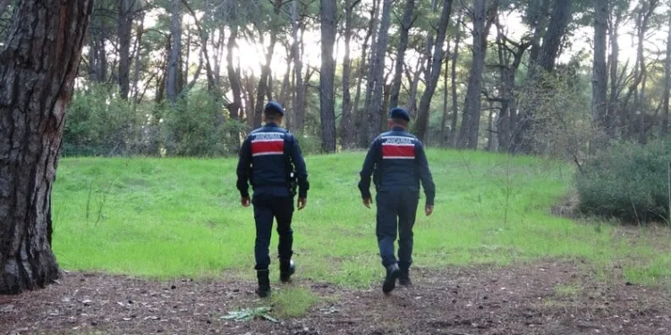 Erzincan’da okul servislerine kış lastiği denetimi yapıldı