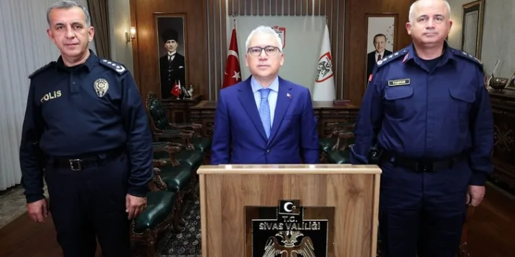 Erzincan’da okul servislerine kış lastiği denetimi yapıldı