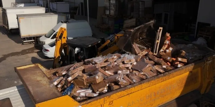 Erzincan’da okul servislerine kış lastiği denetimi yapıldı