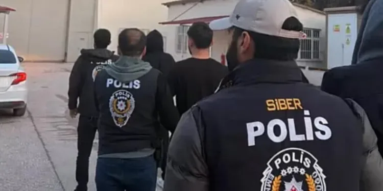 Erzincan’da okul servislerine kış lastiği denetimi yapıldı